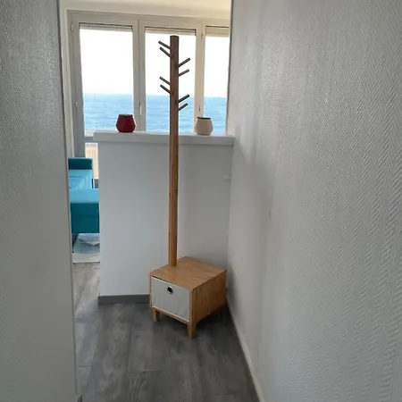 Des Falaises דירה *
