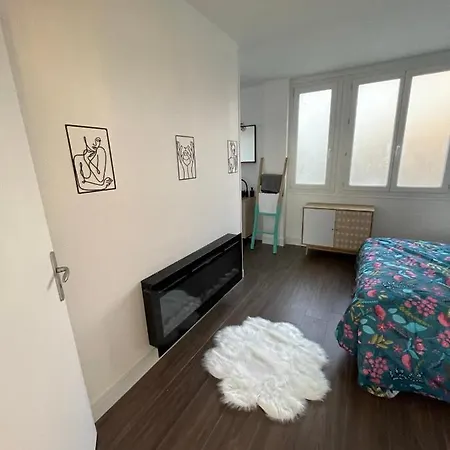 Des Falaises Lejlighed