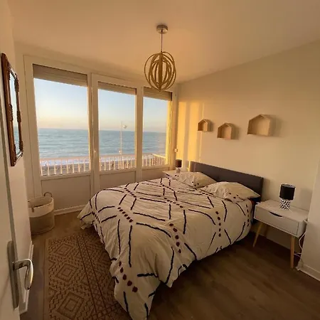 Des Falaises Apartment
