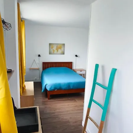 Des Falaises Apartment